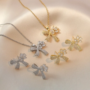 Collier Pendentif Nœud Et Boucles D'oreilles Puces Acier Inoxydable Zircone Cubique Bijoux Élégants Accessoire Femme Doux Étincelant