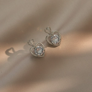 Elegant Heart Stud Earrings Copper With Micro Pave Clear Zirconia Fashion Jewelry For Women