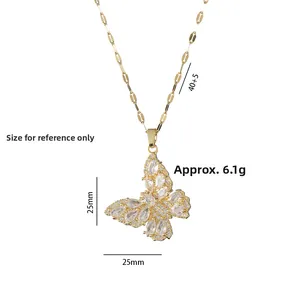 Collier papillon doré avec zircons brillants et dimensions détaillées de 25mm