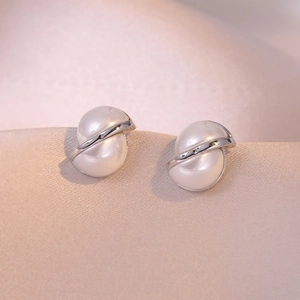 Boucles d'oreilles élégantes S925 argent avec perle demi-cercle et courbe métal