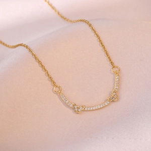 Collier Pendentif Papillon Courbe Sourire Acier Inoxydable Zircon Chaîne Clavicule Pour Femmes Bijoux Chics