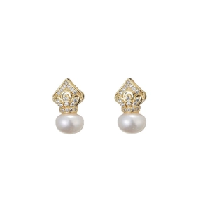 Elegant S925 silver crown earrings with freshwater pearls and sparkling zircons