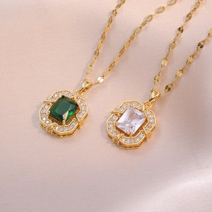 Radiant Cut Quadratischer Smaragdgrüner Zirkon Anhänger Halskette Titanstahl Geometrische Schlüsselbeinkette Modeschmuck Damen