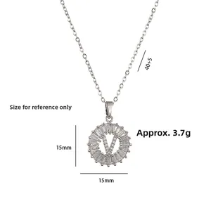 Detailed size chart for silver V-letter pendant necklace with zircon inlay dimensions