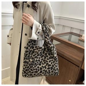 Grand sac cabas léopard en peluche douce pour femme style automne hiver chic