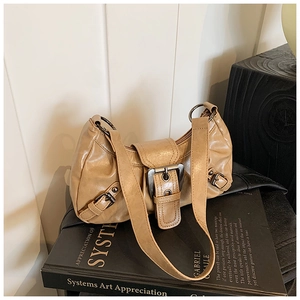 Retro PU Leather Underarm Hobo Bag For Women Pleated Motorbike Style Shoulder Bag With Large Metal Buckle Handbag