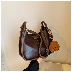 Retro PU Leather Women Shoulder Bag Large Capacity Crossbody Bucket Tote With Cute Dog Charm Minimalism