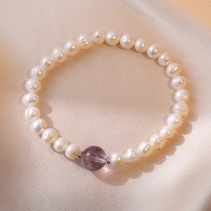 Elegantes S925 Süßwasserperlenarmband mit lila Amethyst und Silberakzenten