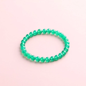 Elegant natural green agate beaded bracelet for women in a minimalist retro design