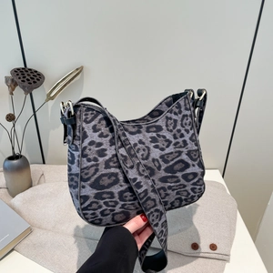 Leopard Print Underarm Bag PU Leather Crescent Hobo Shoulder Bag With Adjustable Strap Casual Retro Fashion For Women
