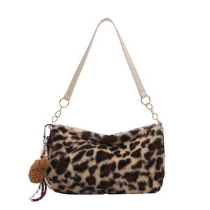 Sac fourre-tout en peluche léopard avec bandoulière blanche et breloque ours