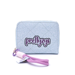 Détail du portefeuille matelassé bleu clair avec broderie et dragonne tressée violette