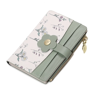 Floral patchwork short wallet for women with daisy print and golden leaf zipper pull