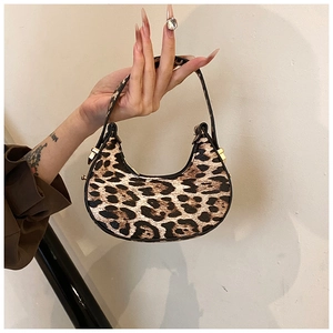 Leopard Print Crescent Hobo Bag For Women Vintage PU Leather Handbag Fashion Mini Shoulder Purse With Gold Hardware Zipper