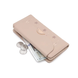 Short tri-fold wallet for women with leaf print, color block design and gold metal buckle