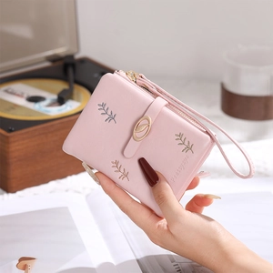 Women's PU Leather Short Wallet With Leaf Embroidery And Metal Buckle Multipurpose Bi-Fold Card Holder Large Capacity Purse