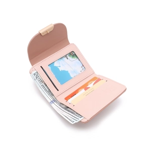Portefeuille femme rose clair en simili cuir texturé avec boucle en métal doré
