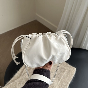 Women Pleated Cloud Bucket Bag PU Leather Fashionable Drawstring Shoulder Crossbody Bag With Metal Chain Chic Niche Style