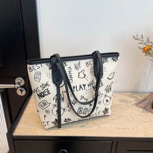 Women Large Capacity Tote Bag PU Leather Graffiti Print Cartoon Bear Street Style Shoulder Bag Versatile Daily Handbag