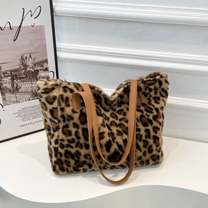 Borsa tote in peluche leopardata con spalline marroni per la moda invernale femminile