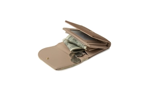 Détails intérieurs d'un portefeuille en cuir kaki avec fentes pour cartes et monnaie