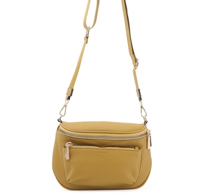 Détail du sac à bandoulière en cuir PU jaune moutarde avec double zip et logo de marque