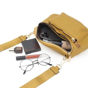 Sac bandoulière en similicuir jaune à fermetures éclair et bandoulière large capacité