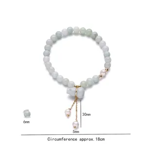 Bracelet perle baroque avec perles de calcédoine verte et breloque dorée