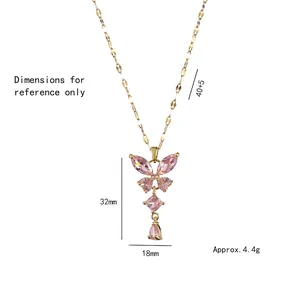 Collier papillon doré avec zircons roses et pendentif goutte sur une chaîne de 40+5cm