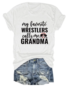 T-shirt blanc à col rond imprimé 'My favorite wrestlers call me Grandma' à plat