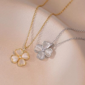 Collier Pendentif Trèfle à Quatre Feuilles Coeur Acier Titane Zirconia Pierre Oeil de Chat Bijoux Élégants Cadeau Femme