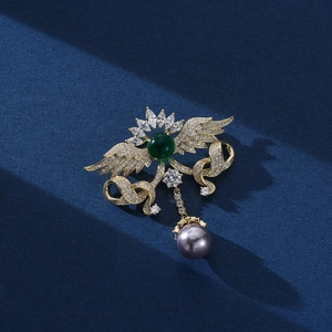 Vintage Palast Engelsflügel Brosche Anhänger Für Damen Gold Kupfer Eingelegt Grüner Edelstein Zirkonia Graue Perle Quaste Broschen