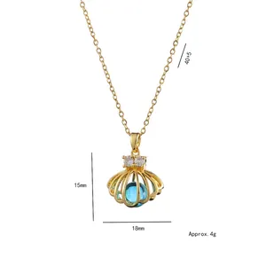 Collier avec pendentif coquillage doré, perle en zircon bleu et micro-incrustations chic