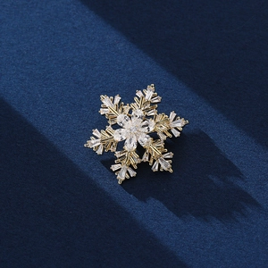 Broche Flocon De Neige Rotative Cuivre Micro Pave Zircon Cristal Fleur Bijoux De Mode Pour Costume Robe Femmes
