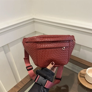 Retro gewebte weinrote PU-Leder Crossbody Bauchtasche mit verstellbarem Gurt für Damen