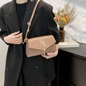 Women Retro PU Leather Small Square Shoulder Bag With Gold Tassel Metal Logo Crocodile Embossed Patchwork Crossbody Handbag