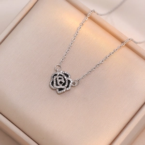 Collar Con Colgante De Flor De Camelia Acero De Titanio Esmalte Blanco Negro Circonita Joyas De Moda Para Mujer