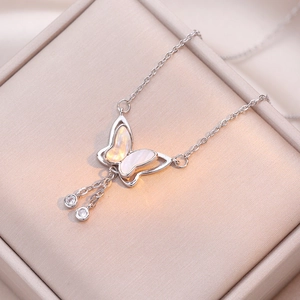 Vlinder Hanger Ketting Titanium Staal Met Kunstparelmoer Inleg En Zirkoon Kwastje Mode Sleutelbeen Ketting Voor Vrouwen