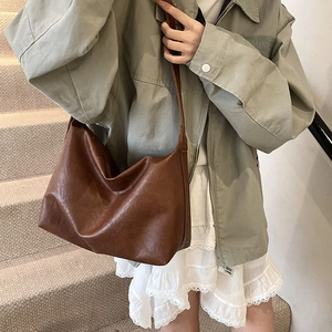 Grand sac à bandoulière hobo vintage marron foncé en cuir synthétique de haute qualité