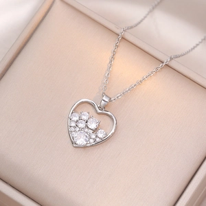 Collana Con Ciondolo A Cuore Acciaio Al Titanio Zircone Intarsiato Motivo Impronta Di Zampa Gioiello Elegante Da Donna