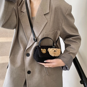Schwarze Teddy-Umhängetasche mit Bären-Stickerei und Plüsch-Anhänger für Damen im Retro-Stil