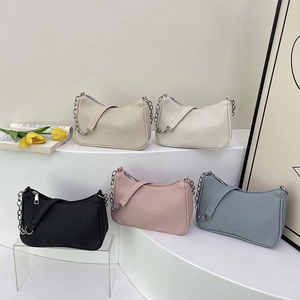 2025 New Fashion PU Leather Crescent Hobo Shoulder Bag For Women Street Trend Woven Texture Chain Strap Small Bag