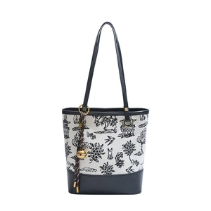 Sac cabas style peinture à l'encre avec poignées en cuir contrastées et broderie