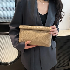Pochette Pour Femme En Cuir PU Tissé Sac À Main Enveloppe Minimaliste Sac Sous L'Aisselle Élégant Couleur Unie