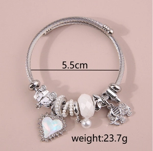 Detail mit 5,5cm Durchmesser und 23,7g Gewicht des Elefanten-Charm-Armbands