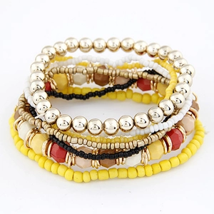 Set de pulseras bohemias multicapa con cuentas de colores y cordón elástico mixto