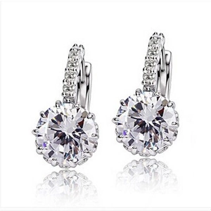 Boucles d'oreilles élégantes en argent S925 avec cristal de zircon carré et fini brillant
