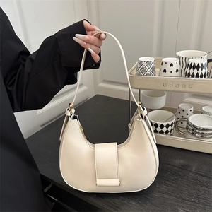Women's Retro PU Leather Half Moon Underarm Bag Minimalist Crescent Hobo Shoulder Bag With Metal Buckle Daily Fashion Tote