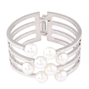 Bracelet jononc multi-rangs argenté avec perles blanches et fermoir à charnière