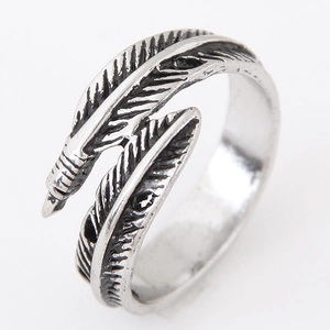 Vintage silver feather open ring with detailed oxidation and boho wrap style design